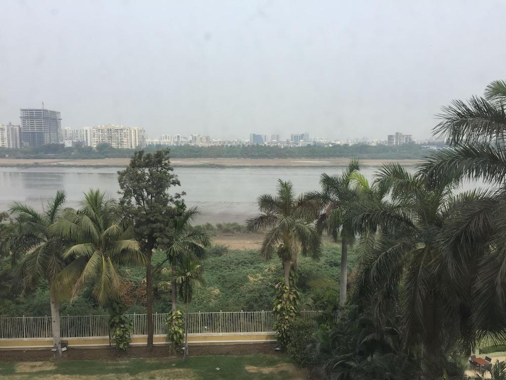 Surat Marriott Hotel Luaran gambar