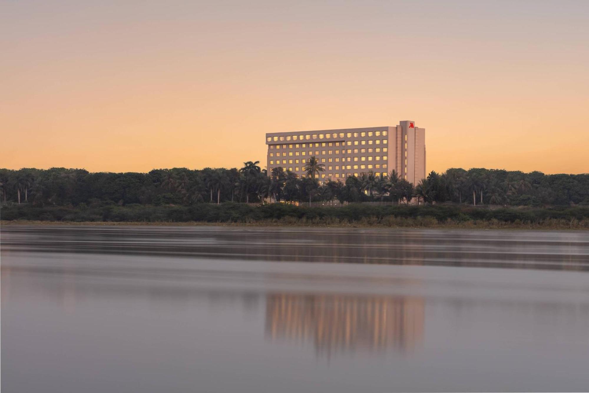 Surat Marriott Hotel Luaran gambar