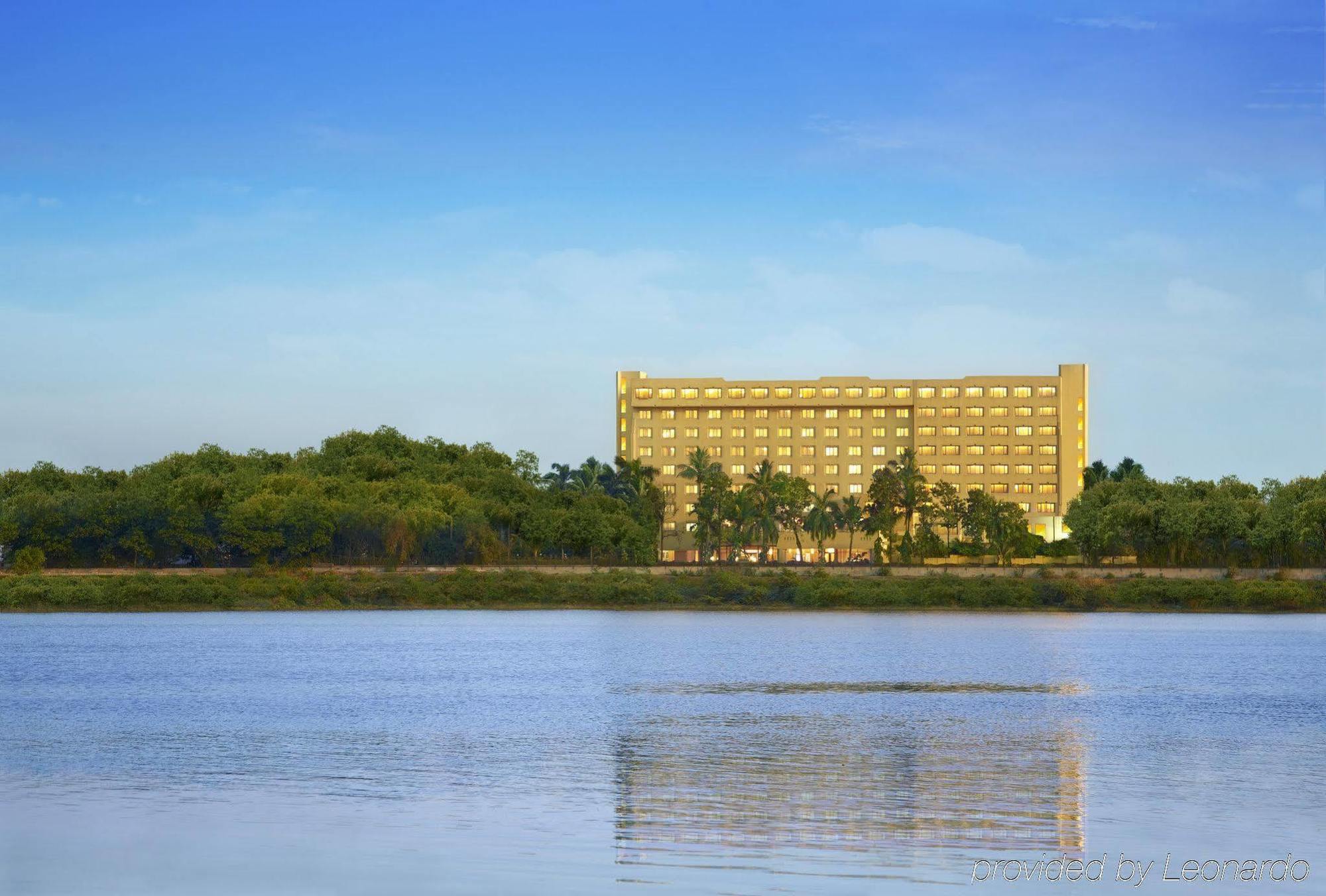 Surat Marriott Hotel Luaran gambar
